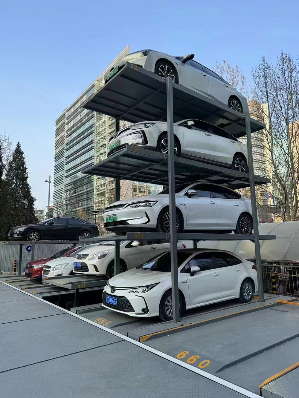 Pit parking lift for 4 cars Pit parking lift for 4 cars